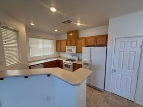 6128 Pine Villa Ave in Las Vegas, NV - Building Photo - Building Photo