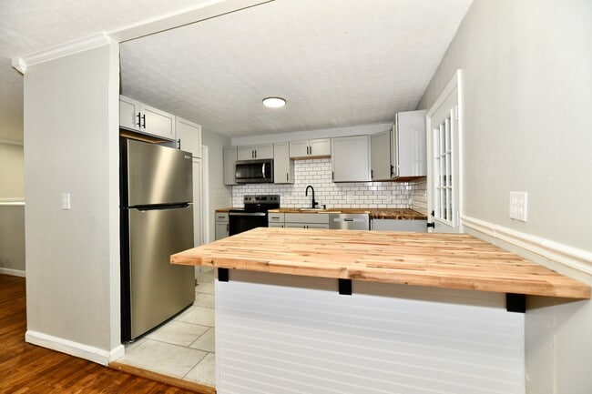 property at 5613 W 38th St