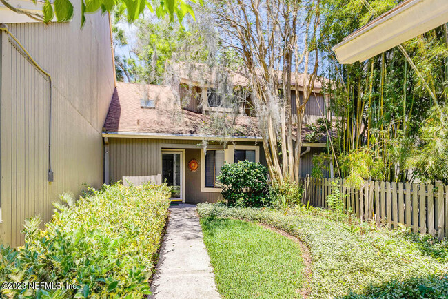 21 Turtleback Trail in Ponte Vedra Beach, FL - Foto de edificio - Building Photo