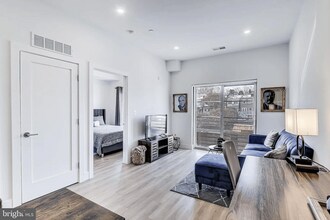 2310 4th St NE, Unit 15 in Washington, DC - Foto de edificio - Building Photo