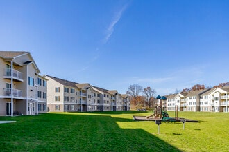 Withington Apartments* in Jackson, MI - Foto de edificio - Building Photo