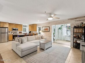 201 10th Ave N in Jacksonville Beach, FL - Building Photo - Building Photo