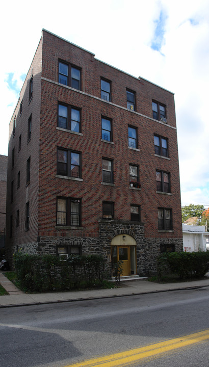 168 Radford St in Yonkers, NY - Foto de edificio