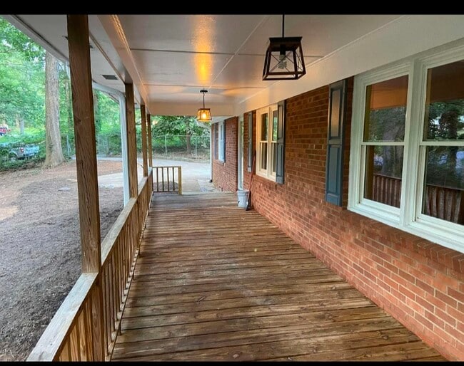 1000 Textile Rd in Spartanburg, SC - Building Photo - Building Photo