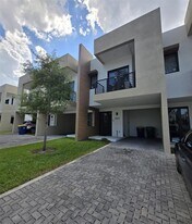 5503 W Oak Wy in Fort Lauderdale, FL - Building Photo
