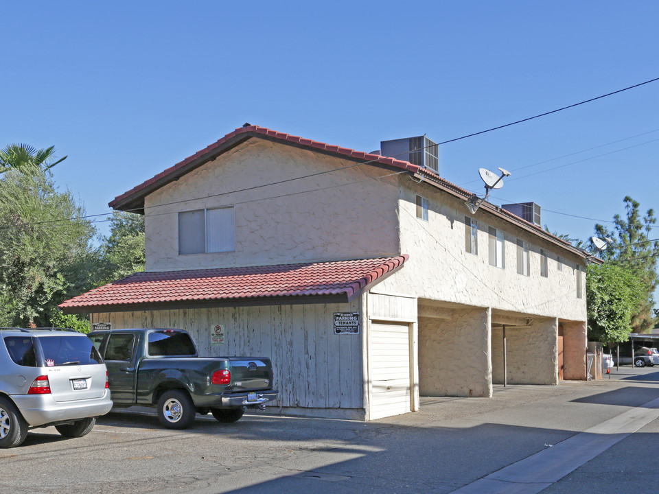 1063 Pierce Dr in Clovis, CA - Building Photo