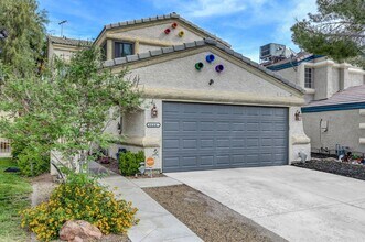 6644 W Pepperidge Way in Las Vegas, NV - Building Photo - Building Photo