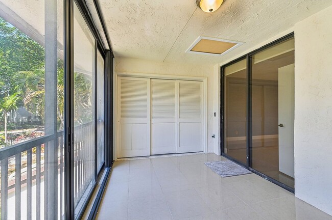 2613 Carambola Cir N in Coconut Creek, FL - Building Photo - Building Photo