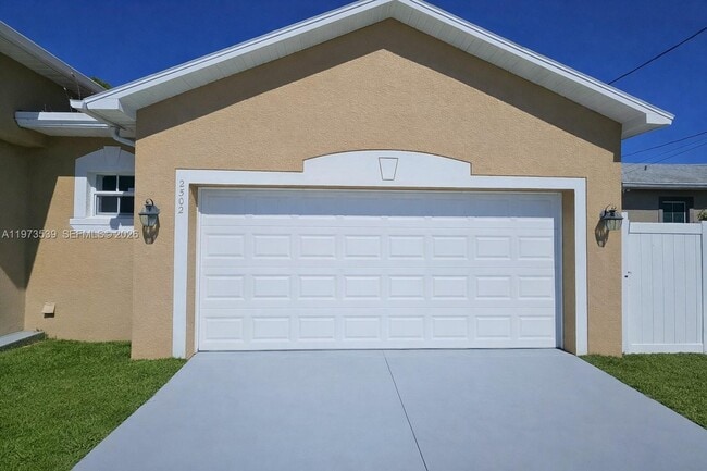 2502 W 10th St in Lehigh Acres, FL - Building Photo - Building Photo