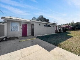 1003 County Rd 17A W in Avon Park, FL - Building Photo