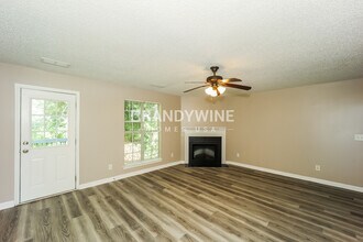 3596 Brookstone Way in Union City, GA - Building Photo - Building Photo