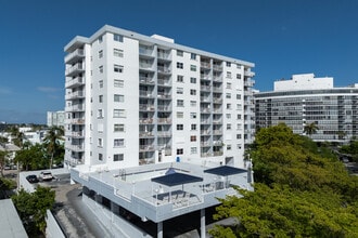 Stanton House in Miami Beach, FL - Building Photo - Building Photo