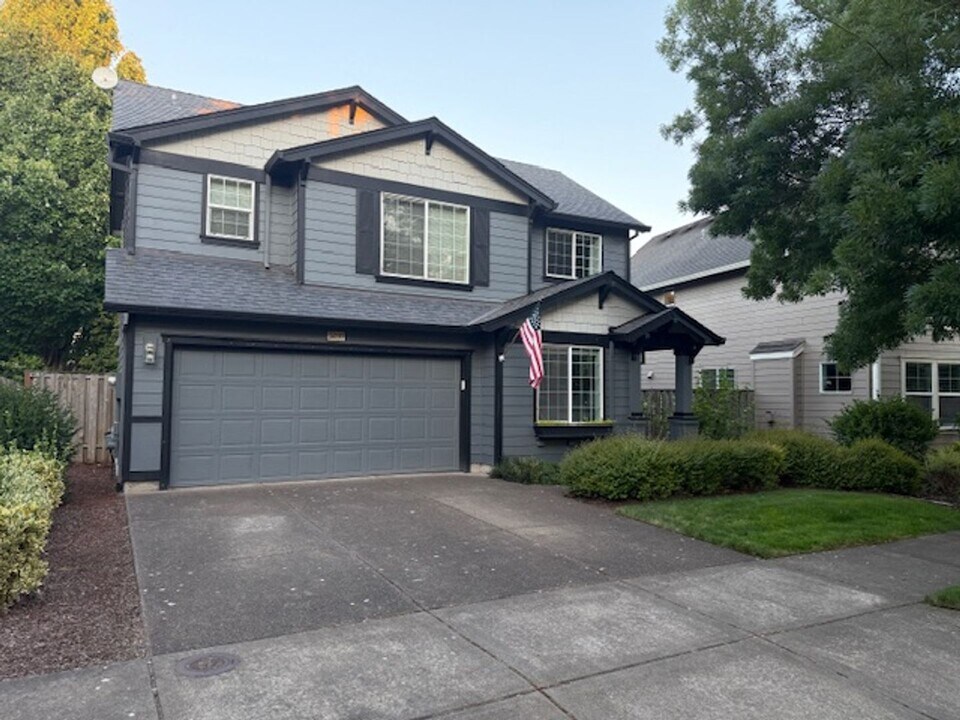 3297 SE Safe Harbor St in Corvallis, OR - Building Photo
