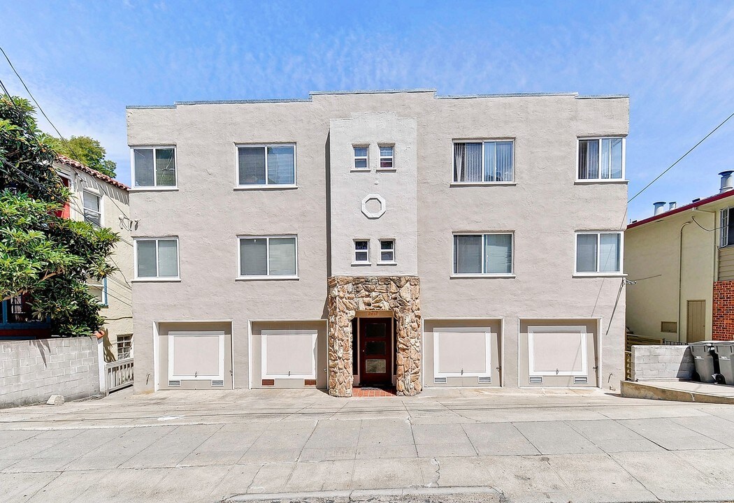 2417 Ivy Dr in Oakland, CA - Foto de edificio