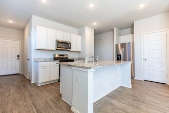 5823 Hematite Rim in San Antonio, TX - Building Photo - Building Photo