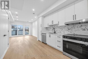 1115 Islington Ave. in Toronto, ON - Building Photo