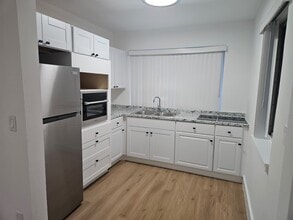 631 NE 72nd Terrace in Miami, FL - Foto de edificio - Building Photo