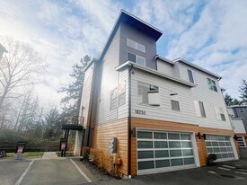 18236 73rd Ave NE in Kenmore, WA - Building Photo