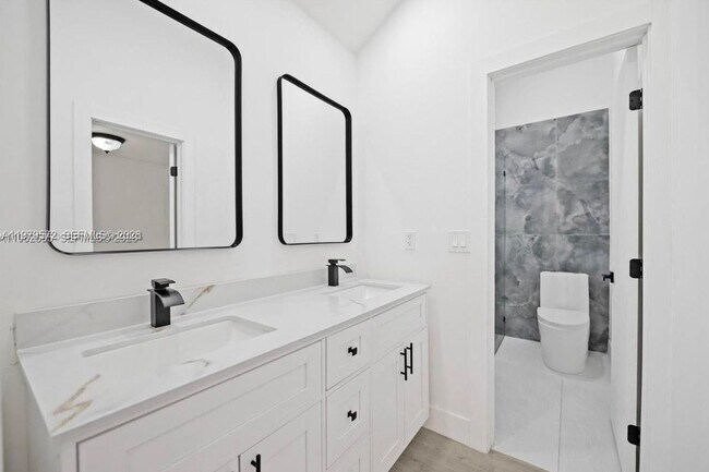 20620 SW 120th Pl in Miami, FL - Foto de edificio - Building Photo