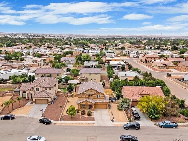 5525 Valley Cedar Dr in El Paso, TX - Building Photo - Building Photo
