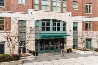 Dumbarton Place in Washington, DC - Foto de edificio - Building Photo