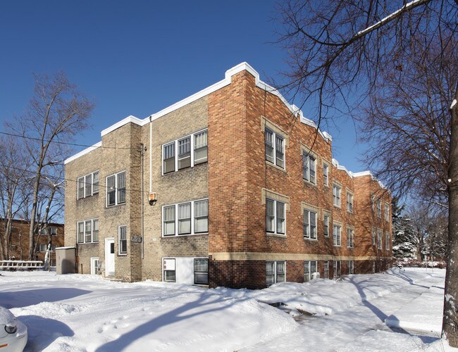 530 5th St SE in Minneapolis, MN - Foto de edificio - Building Photo