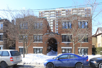 Royal & Wales Apartments in Kitchener, ON - Building Photo - Building Photo