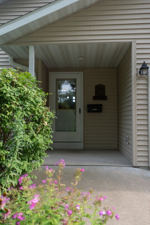 4005 Winnemac Ave in Madison, WI - Building Photo