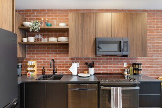 905 17th Ave, Unit SI ID1036009P in Seattle, WA - Building Photo - Building Photo