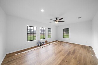 15722 Treichel Rd in Tomball, TX - Building Photo - Building Photo