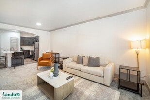 3010 Eden Ave in Cincinnati, OH - Building Photo