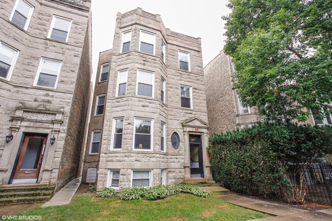 1327 W Foster Ave, Unit 1