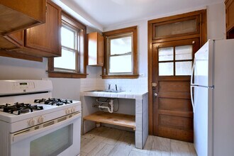 5900 W Ohio St in Chicago, IL - Building Photo - Building Photo