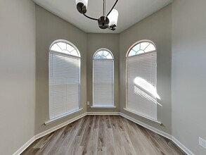 5643 Falling Bark Dr in Memphis, TN - Building Photo - Building Photo