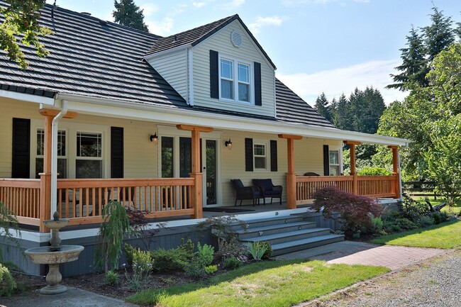 7156 Heggenes Rd in Clinton, WA - Building Photo - Building Photo