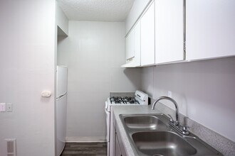 Nova View in Albuquerque, NM - Building Photo - Building Photo