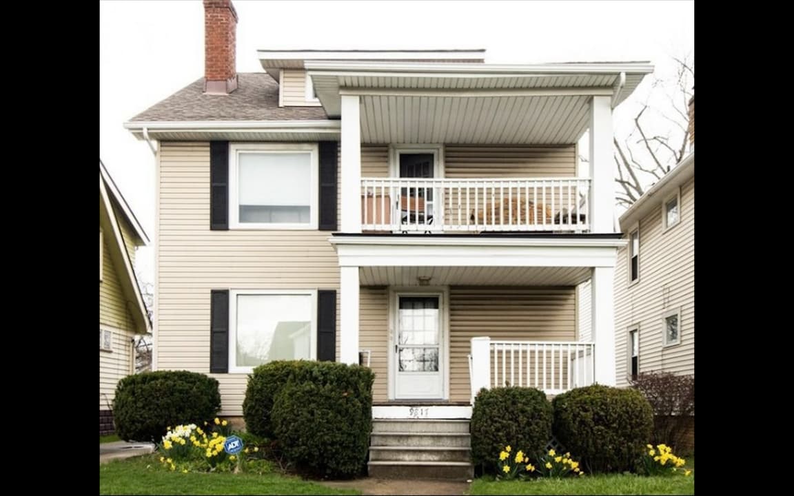 9817 Parkview Ave in Garfield Heights, OH - Building Photo