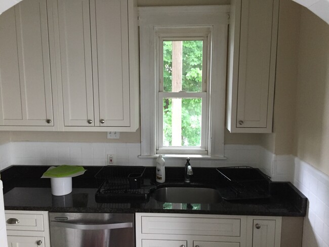 260 Boston Ave, Unit 001 in Medford, MA - Building Photo - Building Photo