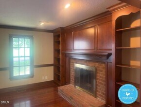 6923 Sandringham Dr in Raleigh, NC - Foto de edificio - Building Photo