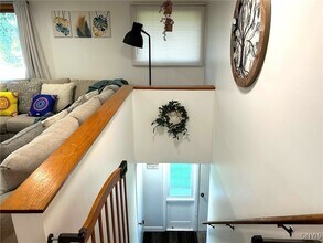 302 Oakridge Dr in Camillus, NY - Building Photo - Building Photo