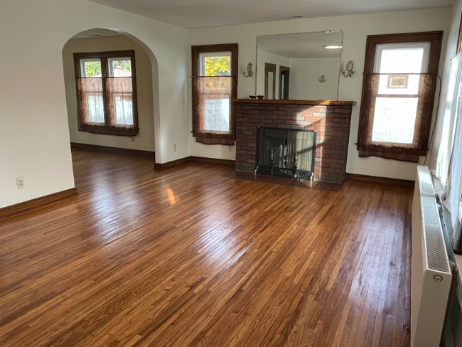 208 W 3rd St in Buchanan, MI - Building Photo - Building Photo