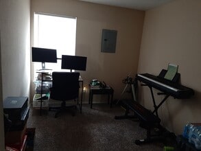 124 W Maple Ave in Stillwater, OK - Building Photo - Building Photo