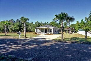 168 Engelbrecht Rd in Defuniak Springs, FL - Building Photo