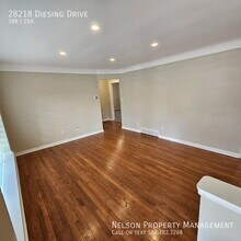 28218 Diesing Dr in Madison Heights, MI - Building Photo - Building Photo