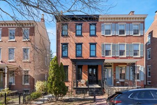 121 E Washington St in West Chester, PA - Building Photo