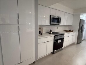 950 Egret Cir in Delray Beach, FL - Foto de edificio - Building Photo