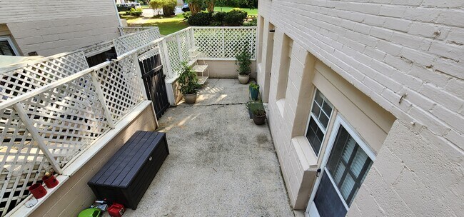 property at 415 Willow Ln