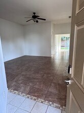 1828 N Auburn Ct in Visalia, CA - Building Photo - Building Photo