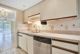 1328 Pasadena Ave S in South Pasadena, FL - Building Photo - Building Photo