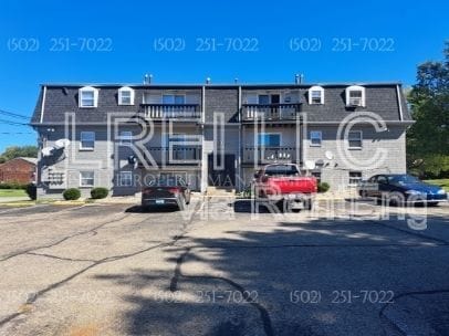 4500 Landside Dr in Louisville, KY - Building Photo